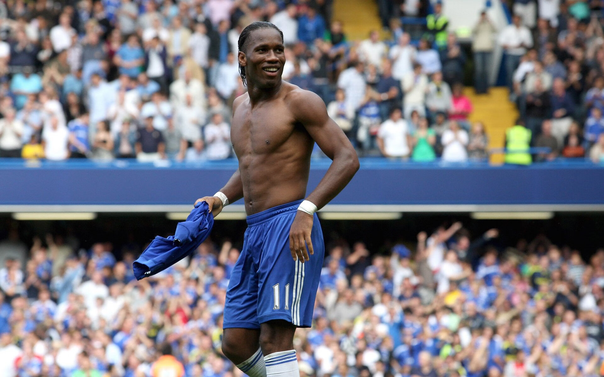 -《王者荣耀》明星主播联手直播，观众热情高涨，王者直播名人